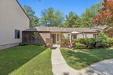 364 Woodland Ct, Coram, NY 11727