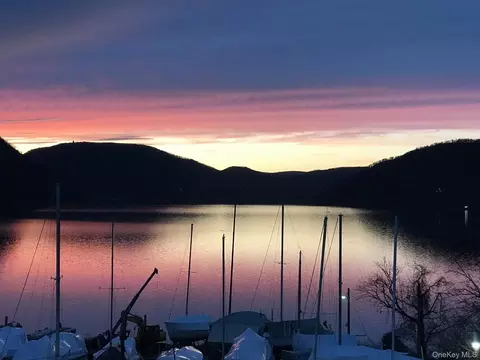 View/Area - 323 Waterside Close, Peekskill, NY 10566 photo 10 of 11