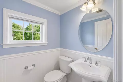 Bath - 323 Waterside Close, Peekskill, NY 10566 photo 1 of 4