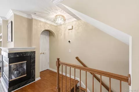 Entry Way - 323 Waterside Close, Peekskill, NY 10566 photo 1 of 3