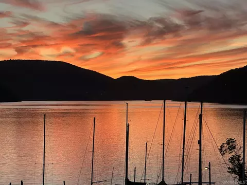 View/Area - 323 Waterside Close, Peekskill, NY 10566 photo 4 of 11
