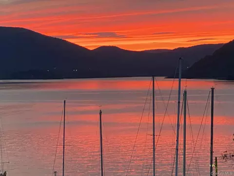 View/Area - 323 Waterside Close, Peekskill, NY 10566 photo 7 of 11