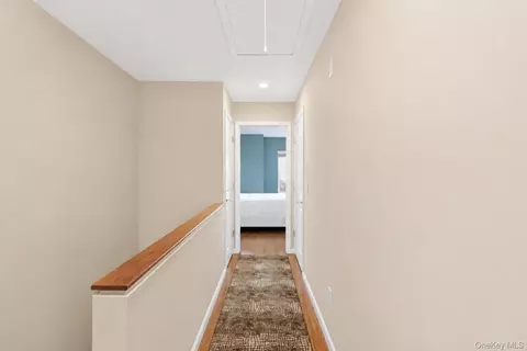 Entry Way - 323 Waterside Close, Peekskill, NY 10566 photo 2 of 3
