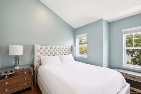 Bedroom - 323 Waterside Close, Peekskill, NY 10566 photo 3 of 4