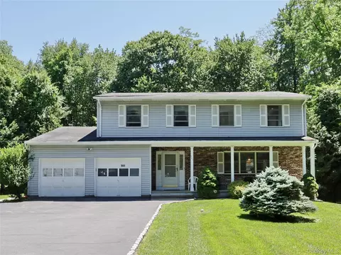 561 New Hempstead Rd, Ramapo, NY 10977