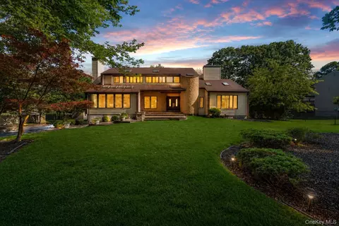 3 Indian Valley Rd, Setauket, NY 11733