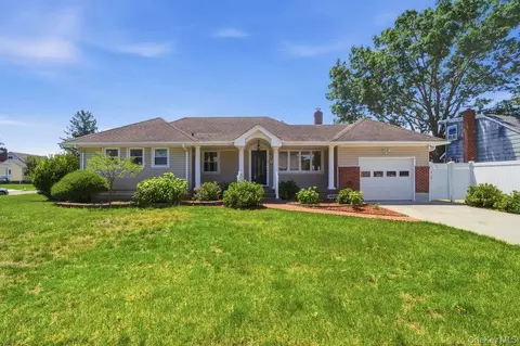 2934 Kinloch Rd, Wantagh, NY 11793