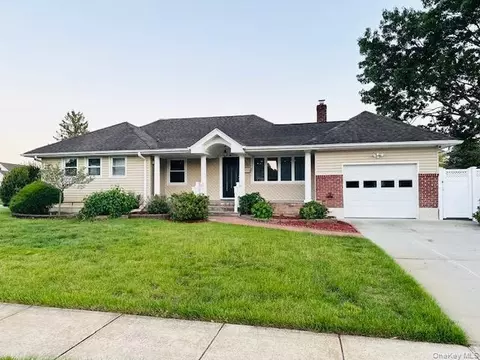 2934 Kinloch Rd, Wantagh, NY 11793