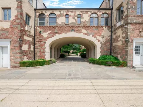 215 Middle Neck Rd #3A -  8, North Hempstead, NY 11021