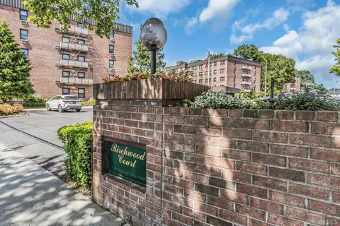 1 Birchwood #5J, North Hempstead, NY 11501