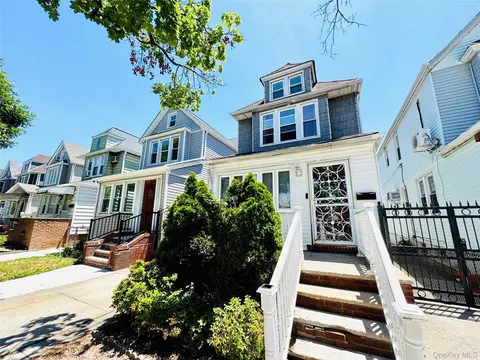 6220 80th Rd, New York, NY 11385
