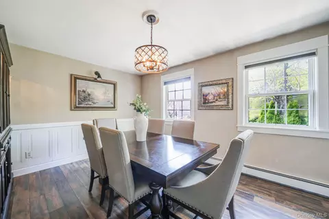 Dining - 51 W Lake Dr, Patchogue, NY 11772 photo 2 of 3