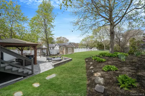 Exterior - 51 W Lake Dr, Patchogue, NY 11772 photo 4 of 5
