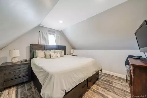 Bedroom - 51 W Lake Dr, Patchogue, NY 11772 photo 1 of 3