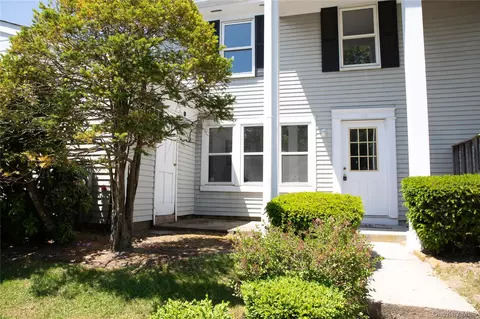3 Valley Forge Ct #3, Ridge, NY 11961