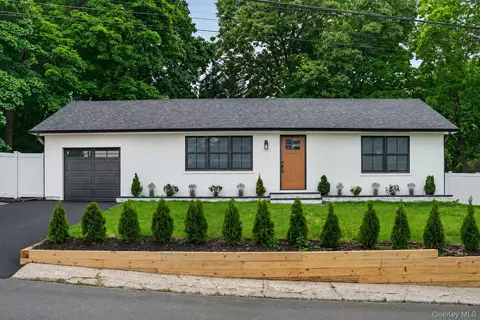 85 Kenneth Ave, Huntington, NY 11743