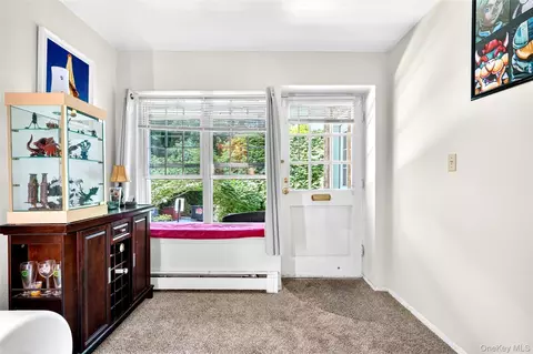 Entry Way - 1840 Crompond Rd #7A8, Peekskill, NY 10566 photo 1 of 1