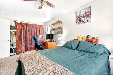 Bedroom - 1840 Crompond Rd #7A8, Peekskill, NY 10566 photo 4 of 4