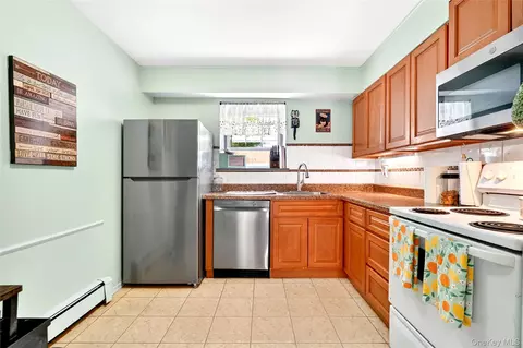 Kitchen - 1840 Crompond Rd #7A8, Peekskill, NY 10566 photo 1 of 3