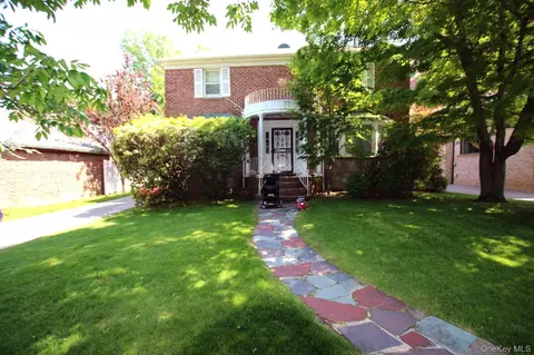 18714 Aberdeen Rd, Jamaica, NY 11432