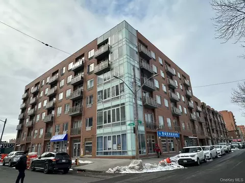 13621 Latimer Pl #6G, Flushing, NY 11354