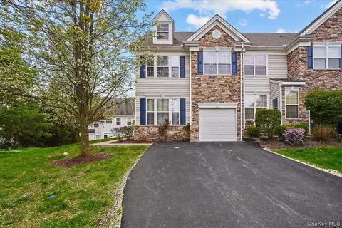 24 Ford Ct #A1, Monroe, NY 10950