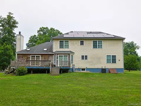 Exterior - 44 Paglia Dr, Wallkill, NY 10932 photo 4 of 7