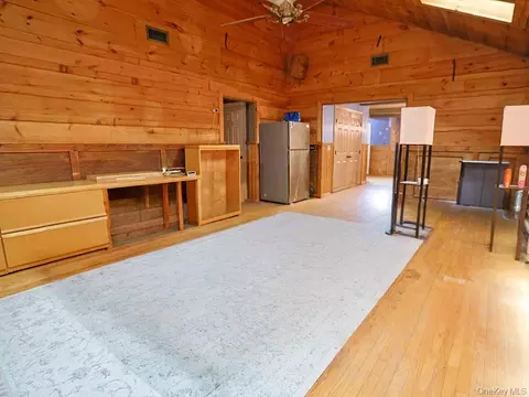 Living - 44 Paglia Dr, Wallkill, NY 10932 photo 4 of 4