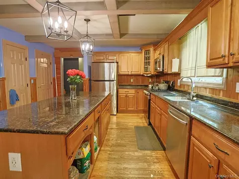 Kitchen - 44 Paglia Dr, Wallkill, NY 10932 photo 2 of 4
