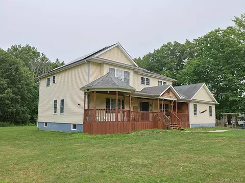Exterior - 44 Paglia Dr, Wallkill, NY 10932 photo 3 of 7