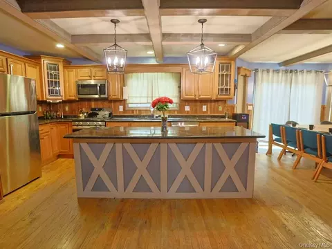 Kitchen - 44 Paglia Dr, Wallkill, NY 10932 photo 1 of 4