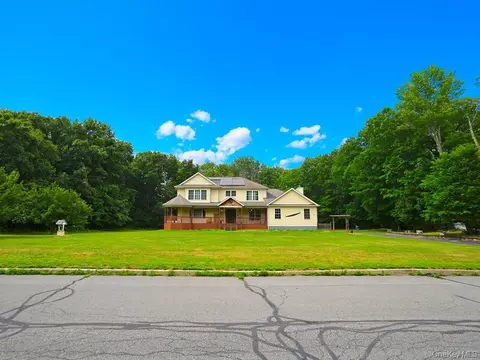 Exterior - 44 Paglia Dr, Wallkill, NY 10932 photo 2 of 7