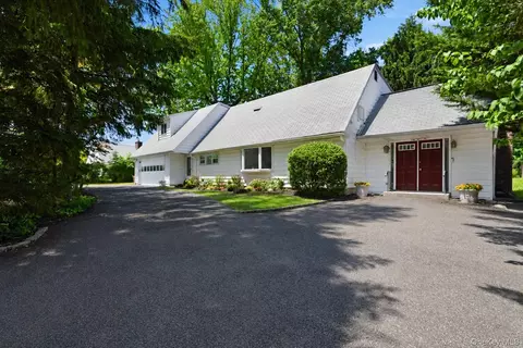 2 Bell Pl, Rye Brook, NY 10573