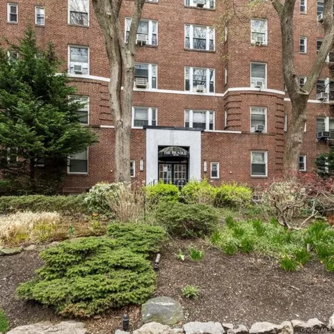 69-09 108th St #504, New York, NY 11375