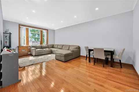 69-09 108th St #504, New York, NY 11375