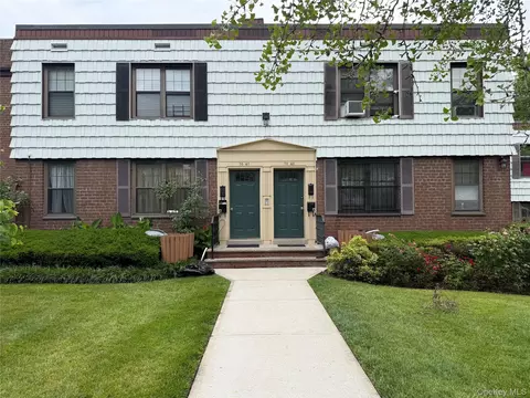 70-47 A Park Dr E, New York, NY 11367