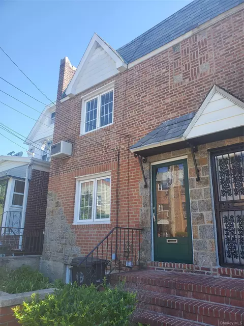 55-05 84th St, Elmhurst, NY 11373