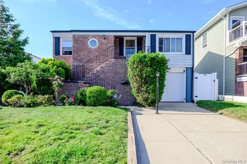 747 W Penn St, Long Beach, NY 11561