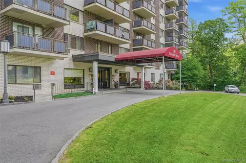 160 Academy St #9J, Poughkeepsie, NY 12601