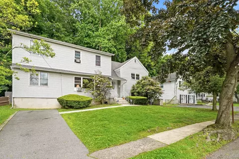100 Pembrook Dr, Yonkers, NY 10710