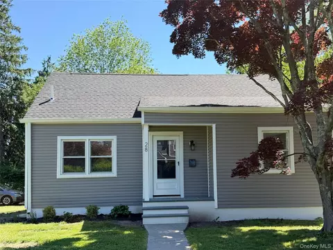 28 Quaspeak Rd, Clarkstown, NY 10920