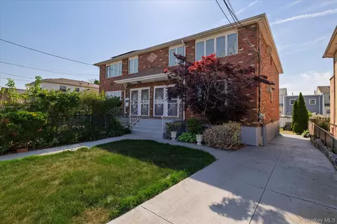 14724 230th Pl, New York, NY 11413