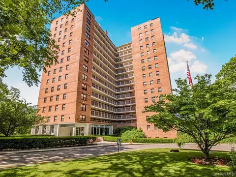 4705 Henry Hudson Pkwy #3B, New York, NY 10471