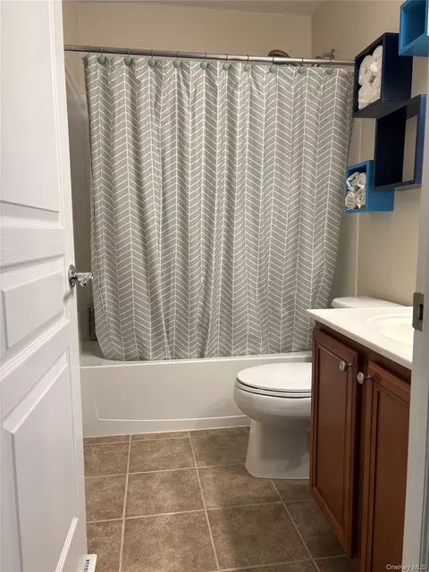 Bath - 1 Maler Ln, Patchogue, NY 11772 photo 4 of 4