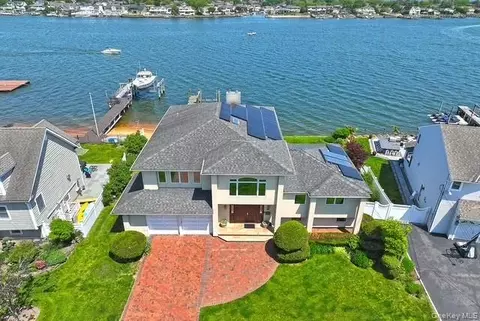 69 Ocean Ave, Massapequa, NY 11758