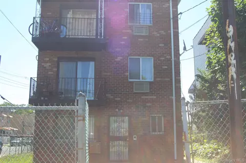 1100 E 221st St, New York, NY 10469