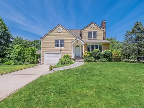 22 Andover Rd, North Hempstead, NY 11050