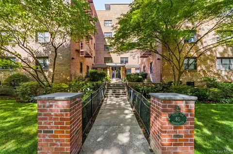 60 White Oak St #2F, New Rochelle, NY 10801