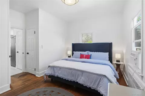 Bedroom - 1550 Main Rd, Riverhead, NY 11901 photo 2 of 3