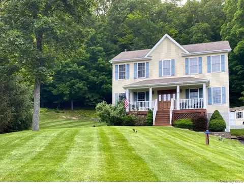 8 Orchard St, Monroe, NY 10950